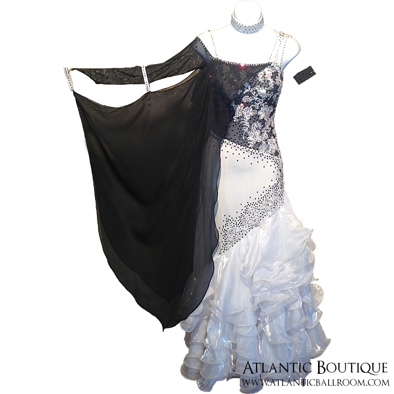 Black and White Standart Dress Size 4-6